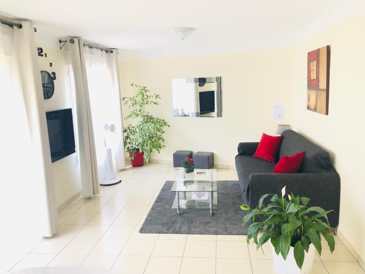Beautiful Apartment Near Geneva Saint-Julien-en-Genevois Eksteriør bilde