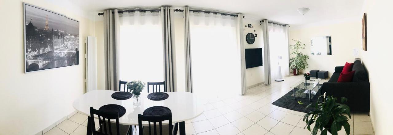 Beautiful Apartment Near Geneva Saint-Julien-en-Genevois Eksteriør bilde
